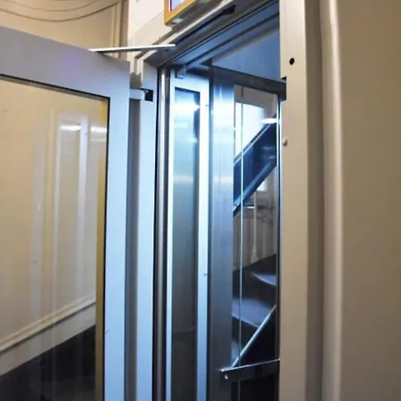 Central Historique Place Maubert Charmant Studio Tout Equipe Climatisation Ascenseur Paris