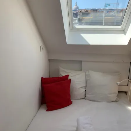 Historique Place Maubert Equipe Climatisation Ascenseur Appartement Paris
